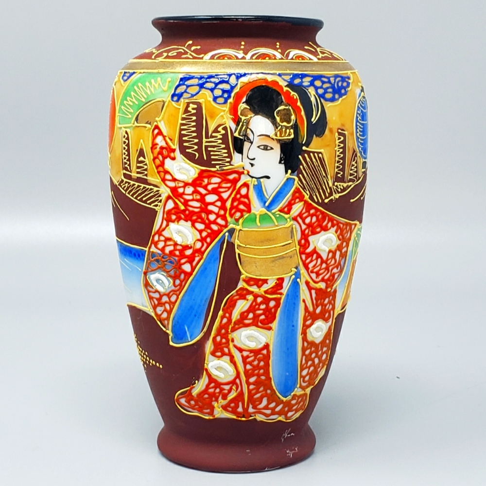 Collectible Japanese Geisha Vase